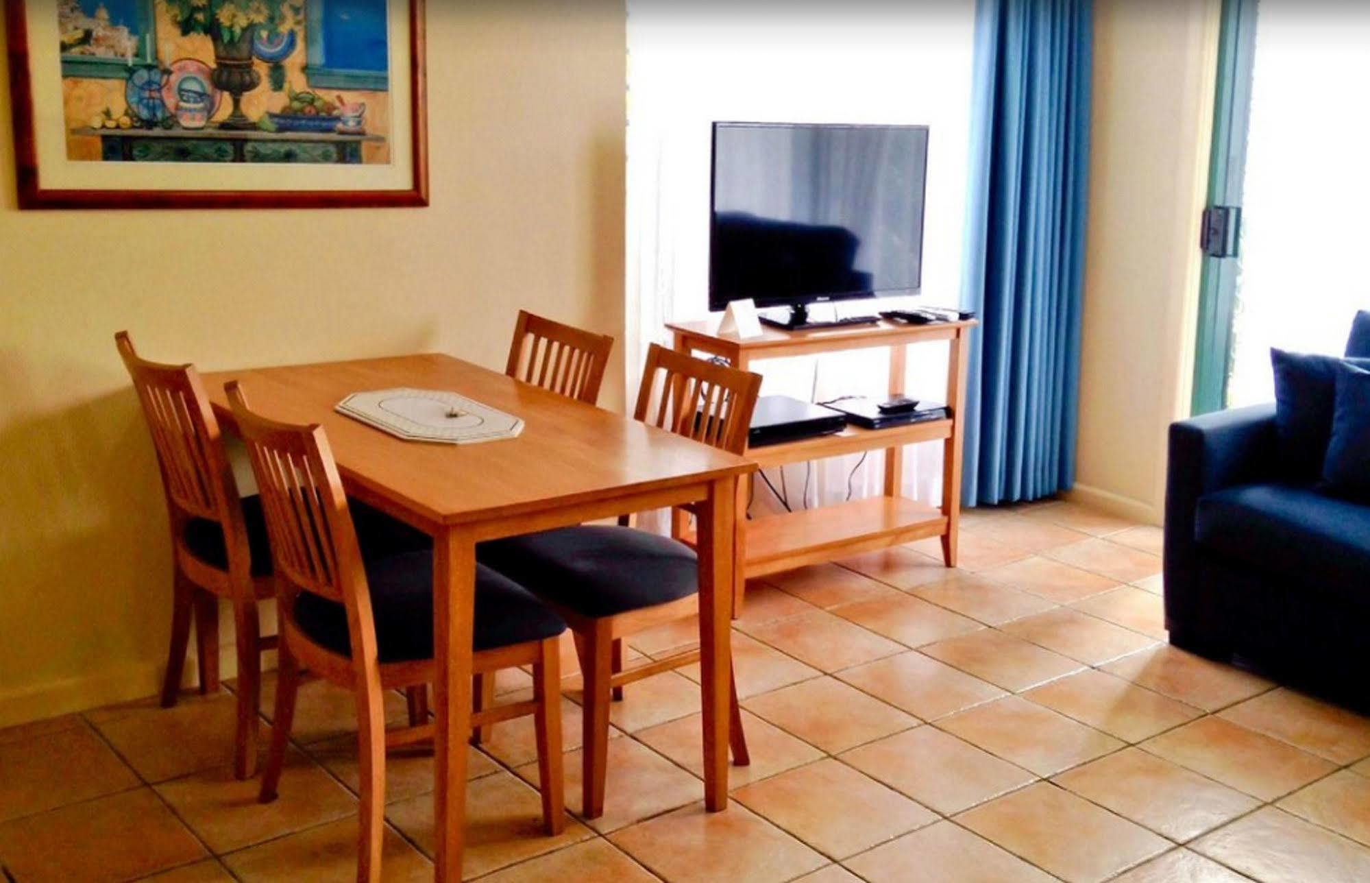 Oxley Cove Holiday Apartment Порт Макари Екстериор снимка