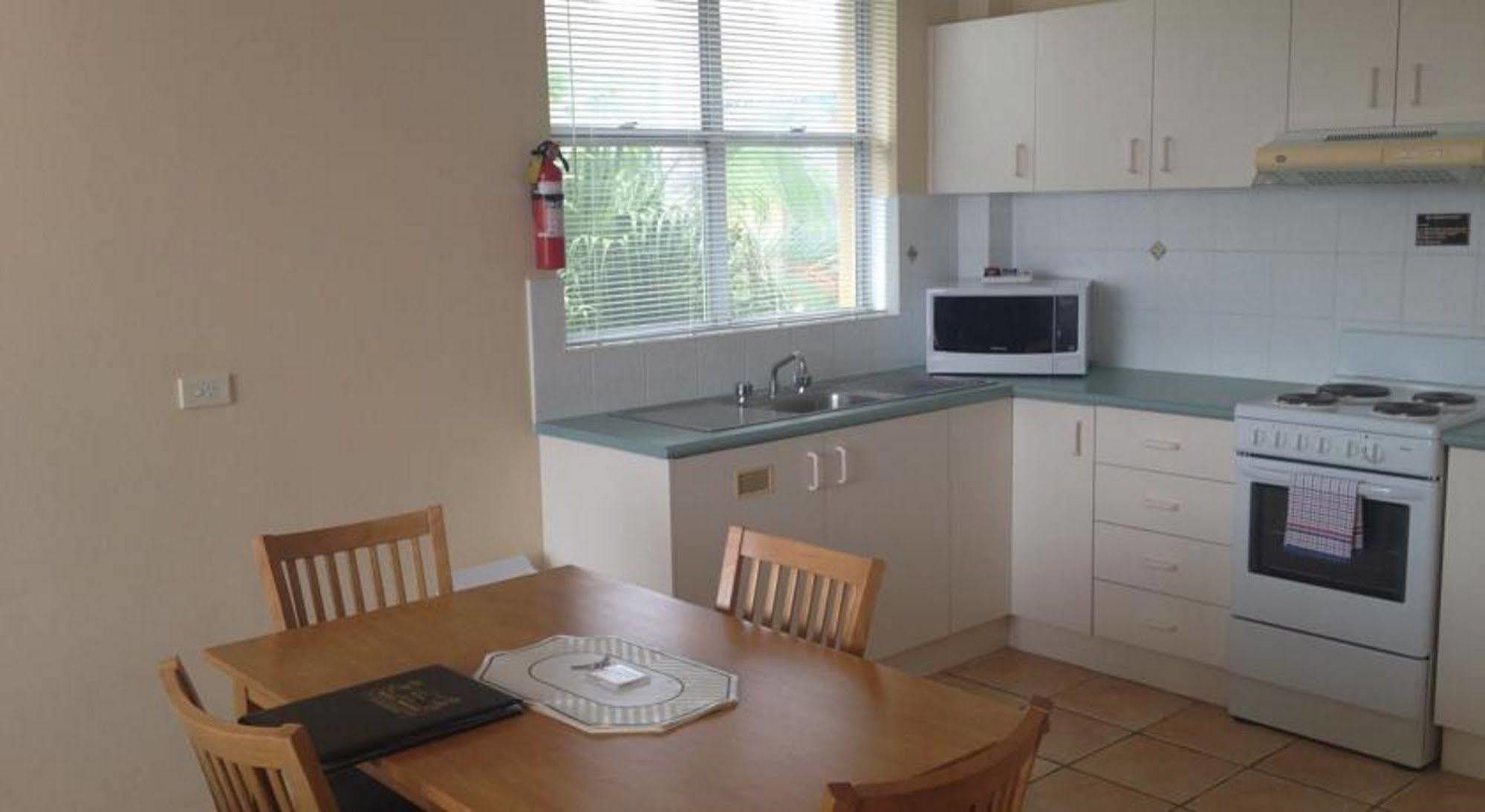 Oxley Cove Holiday Apartment Порт Макари Екстериор снимка